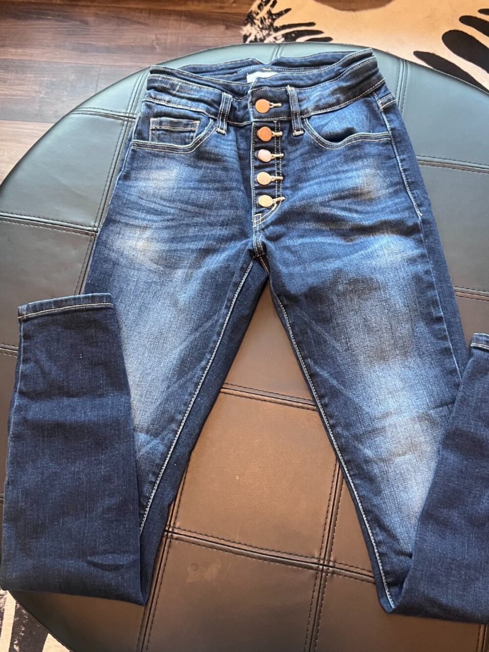 Women's KanCan Skinny jeans with copper button fly size 25
